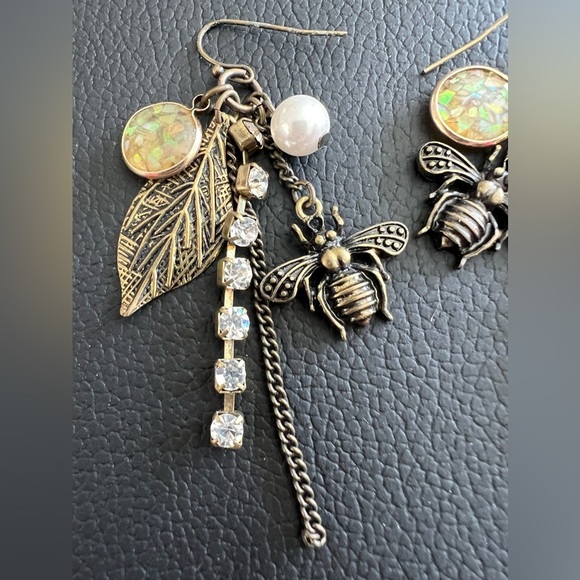 ❤️ Vintage 80s Bee Pearl Dangle Earrings Goldtone Bohemian - Picture 4 of 7
